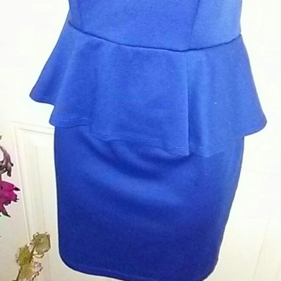 Kelly & Chy 90s Style dress. - Picture 4 of 7